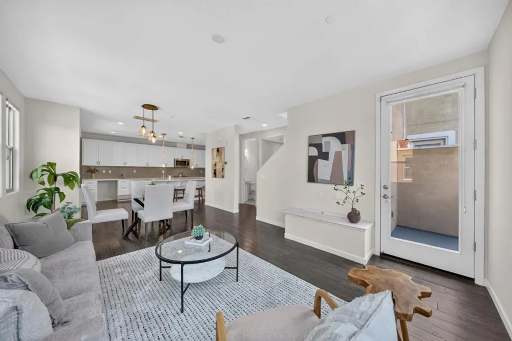 318 Expedition Lane Milpitas, CA 95035