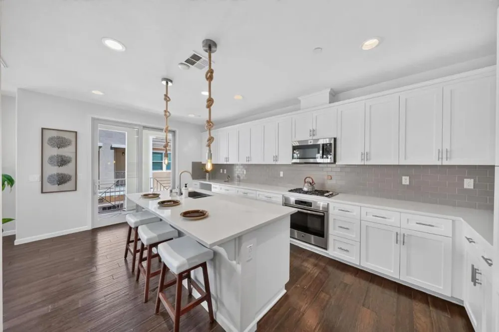 318 Expedition Lane Milpitas, CA 95035