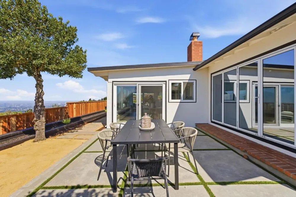 141 Rishell Drive Oakland, CA 94619