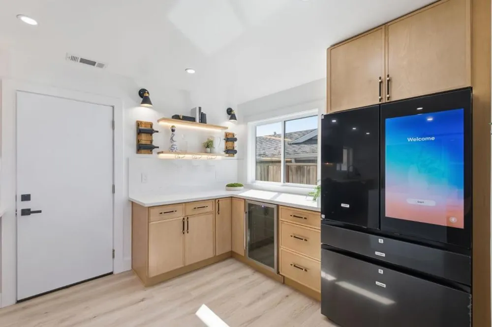 141 Rishell Drive Oakland, CA 94619