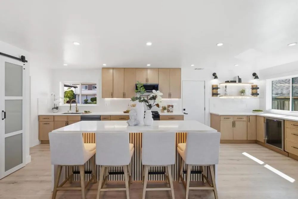 141 Rishell Drive Oakland, CA 94619
