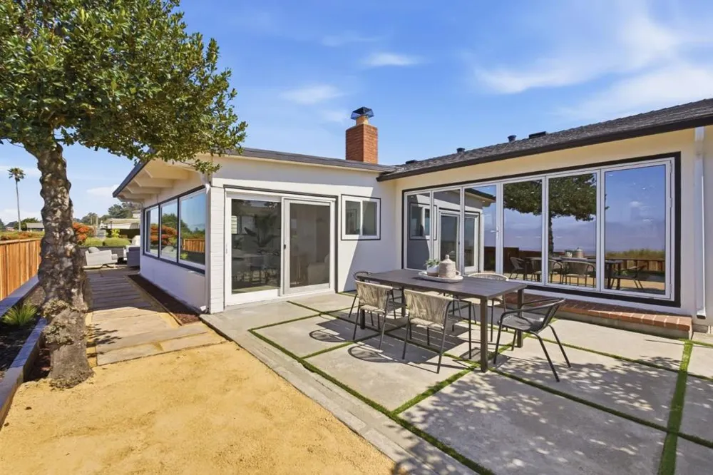 141 Rishell Drive Oakland, CA 94619