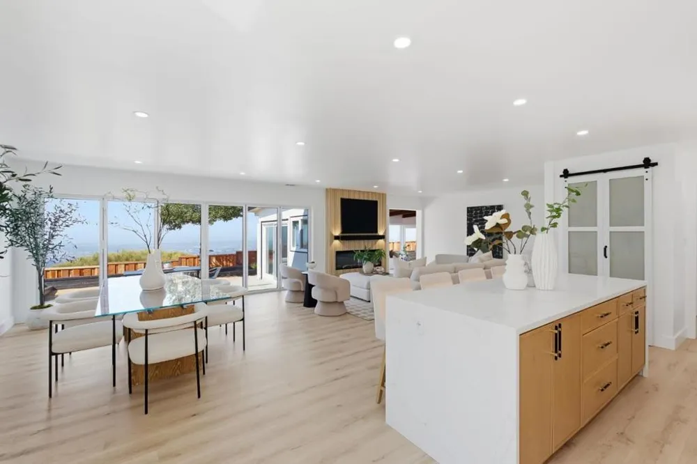 141 Rishell Drive Oakland, CA 94619