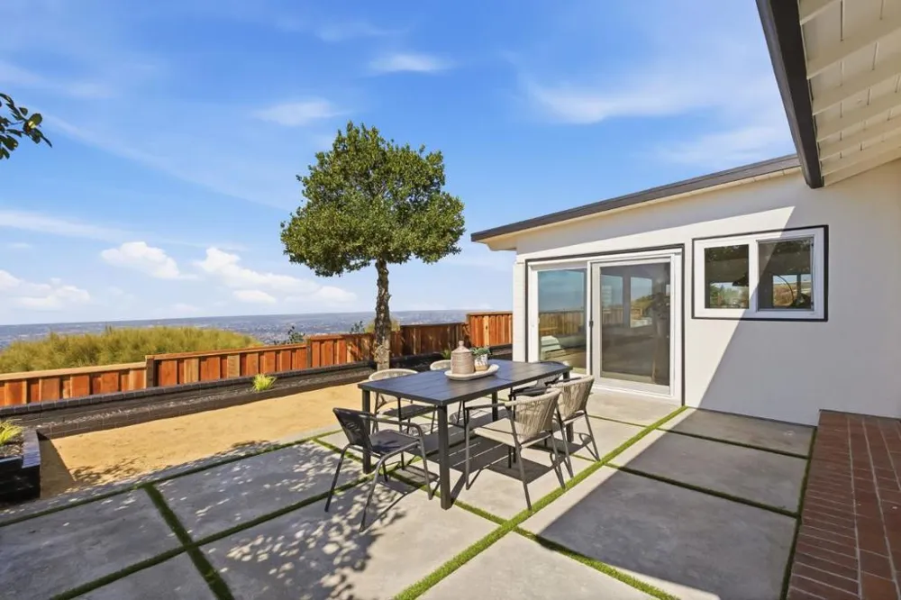 141 Rishell Drive Oakland, CA 94619