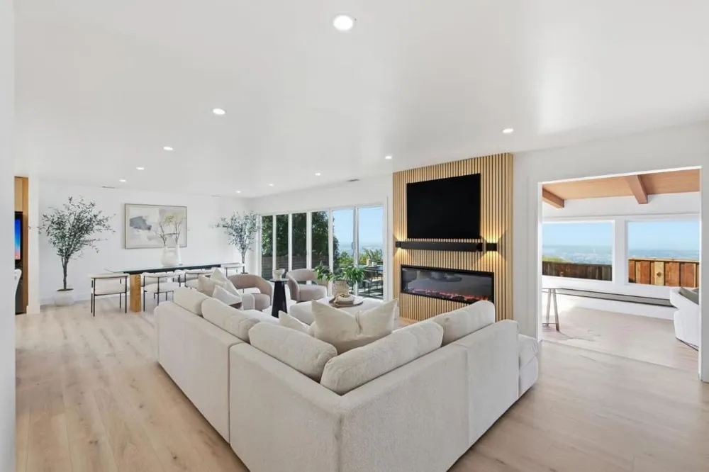 141 Rishell Drive Oakland, CA 94619