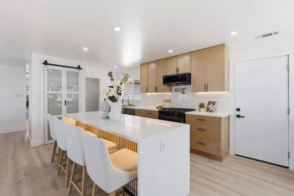 141 Rishell Drive Oakland, CA 94619