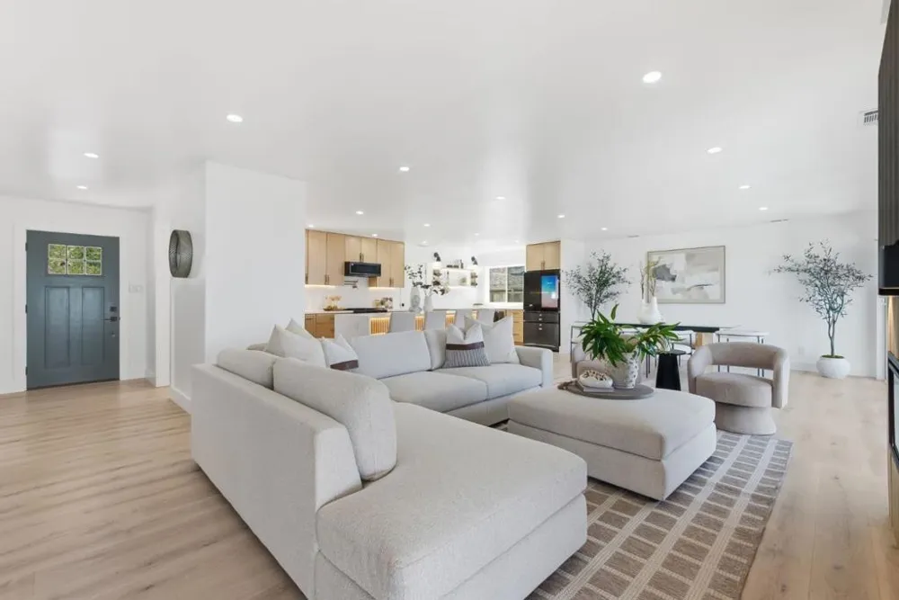 141 Rishell Drive Oakland, CA 94619
