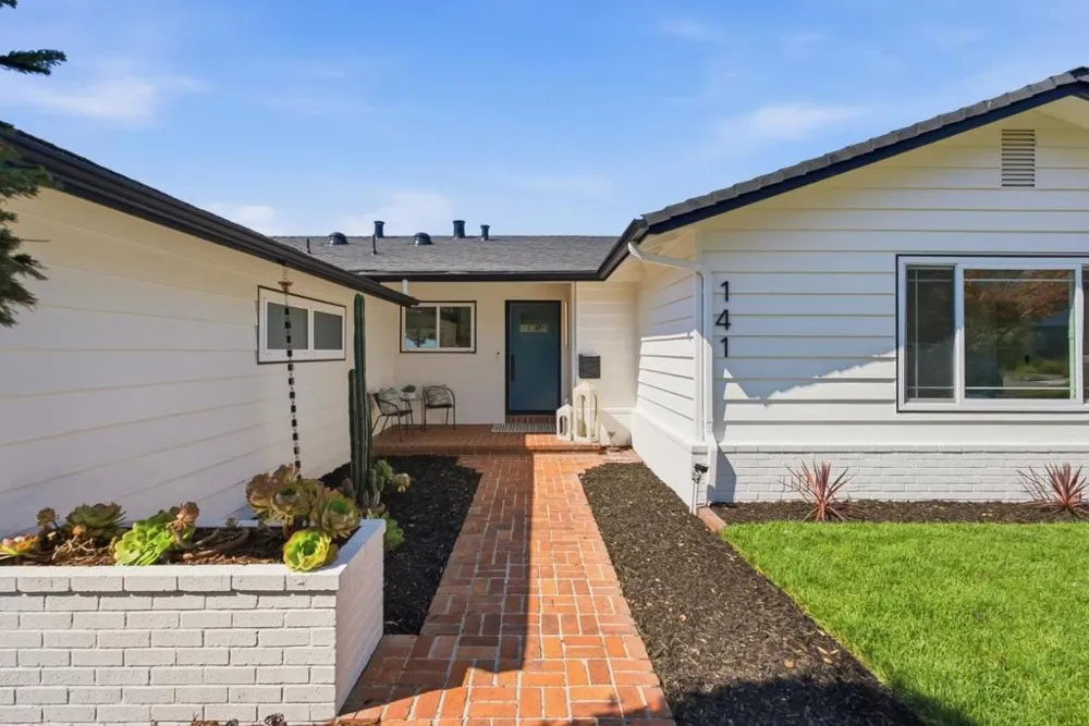 141 Rishell Drive Oakland, CA 94619