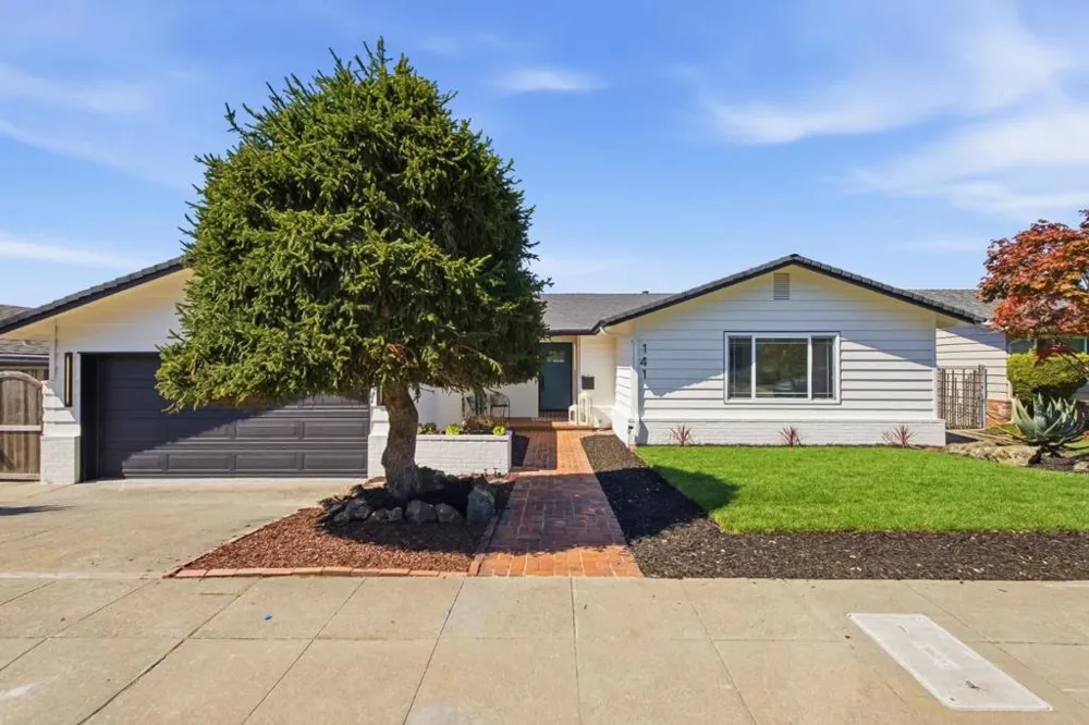 141 Rishell Drive Oakland, CA 94619