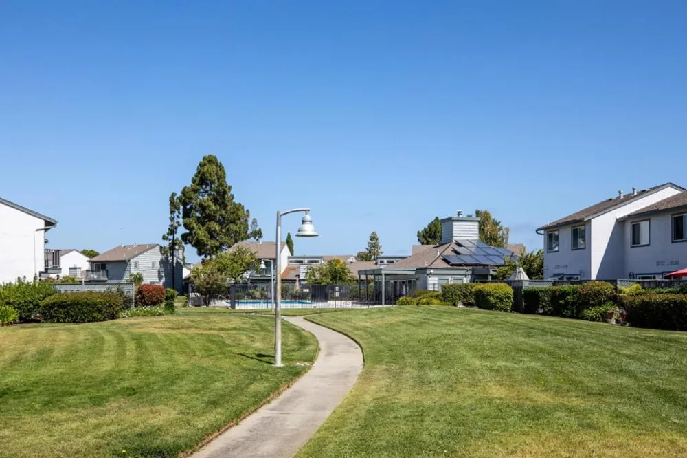 858 Erickson Lane Foster City, CA 94404