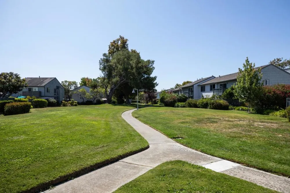 858 Erickson Lane Foster City, CA 94404