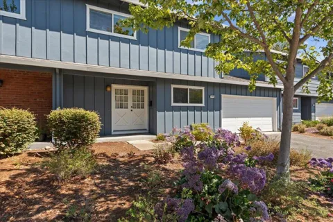 1508 Wildrose Way