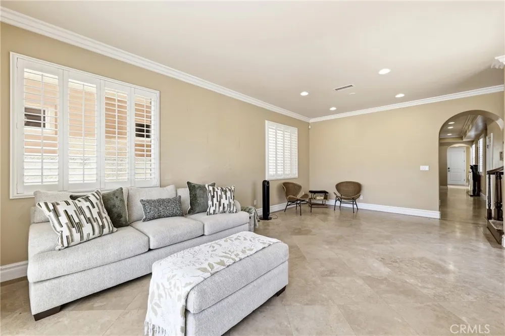 211 Chicago Ave Huntington Beach, CA 92648