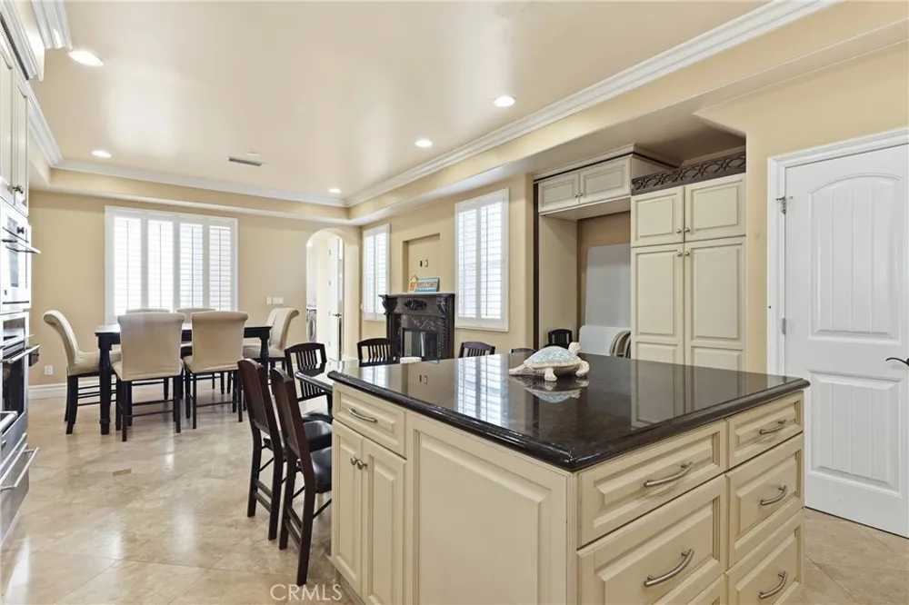 211 Chicago Ave Huntington Beach, CA 92648