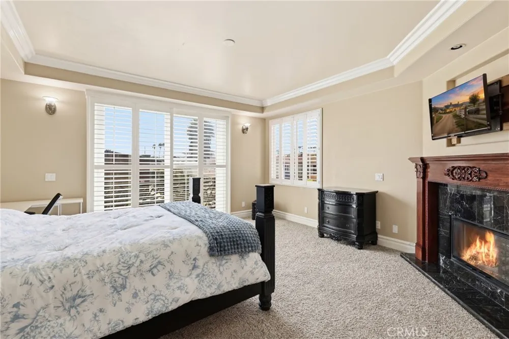 211 Chicago Ave Huntington Beach, CA 92648