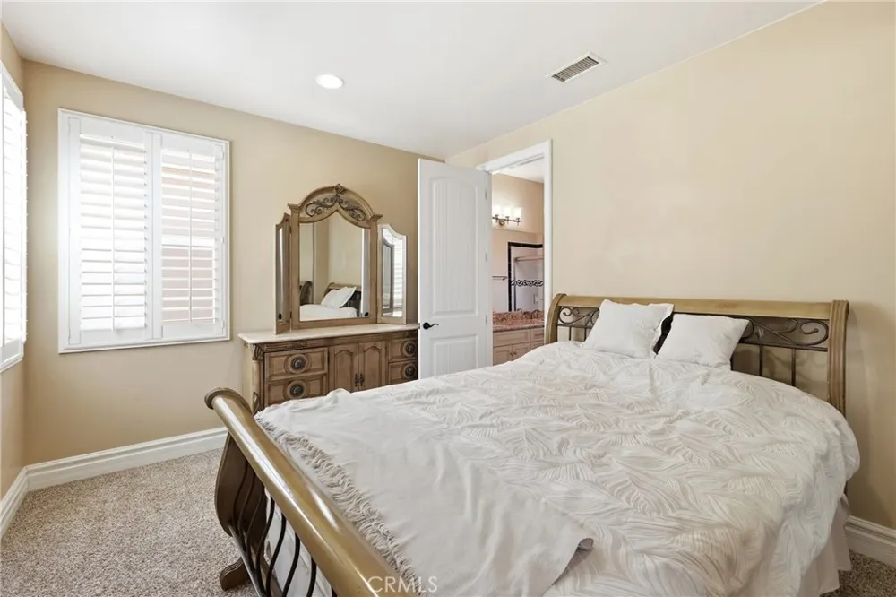 211 Chicago Ave Huntington Beach, CA 92648