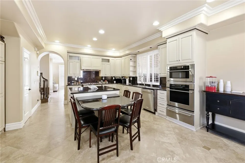 211 Chicago Ave Huntington Beach, CA 92648