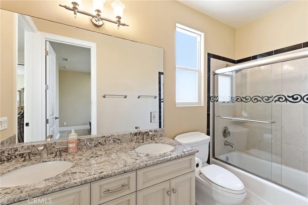 211 Chicago Ave Huntington Beach, CA 92648