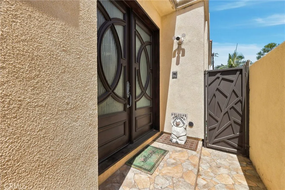 211 Chicago Ave Huntington Beach, CA 92648