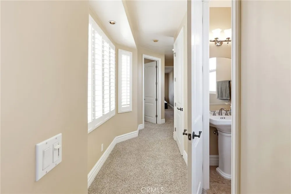 211 Chicago Ave Huntington Beach, CA 92648