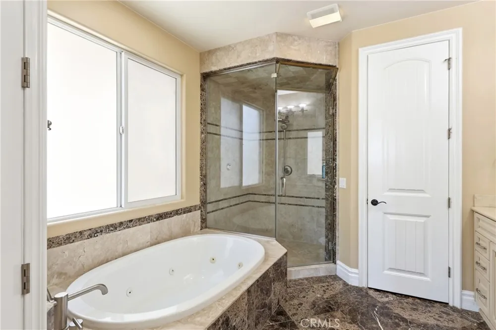 211 Chicago Ave Huntington Beach, CA 92648