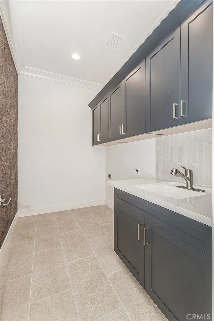 2825 E Beech Tree Clovis, CA 93619