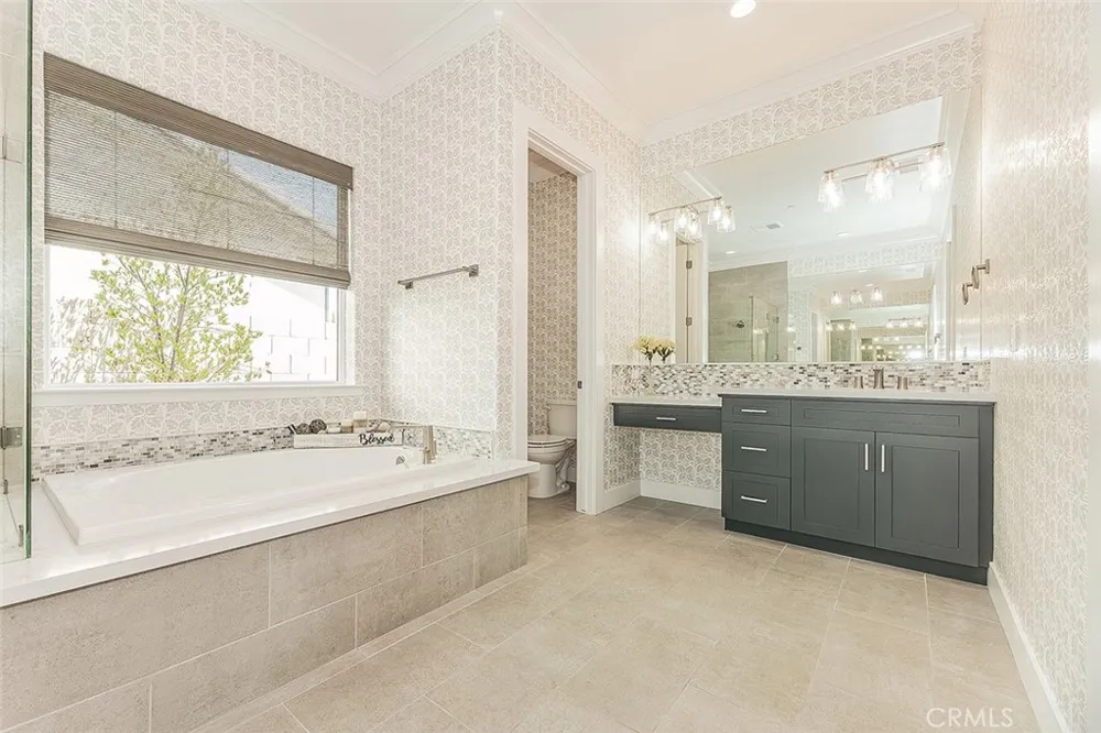 2825 E Beech Tree Clovis, CA 93619