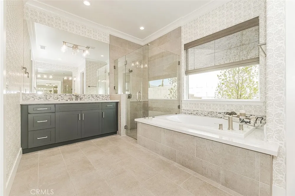 2825 E Beech Tree Clovis, CA 93619