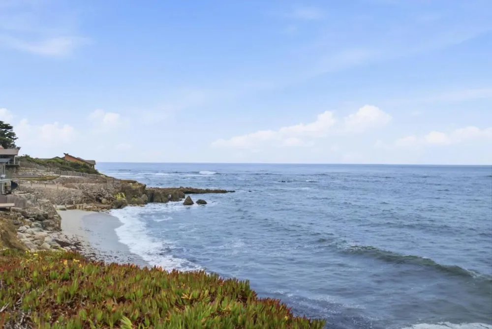 61 Wylvale Avenue Moss Beach, CA 94038