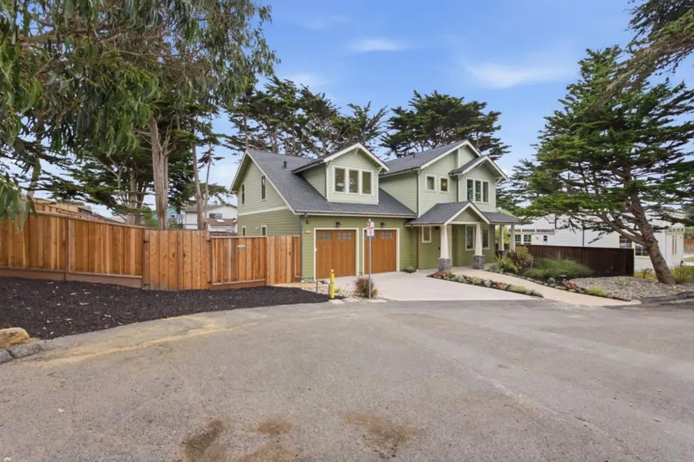 61 Wylvale Avenue Moss Beach, CA 94038