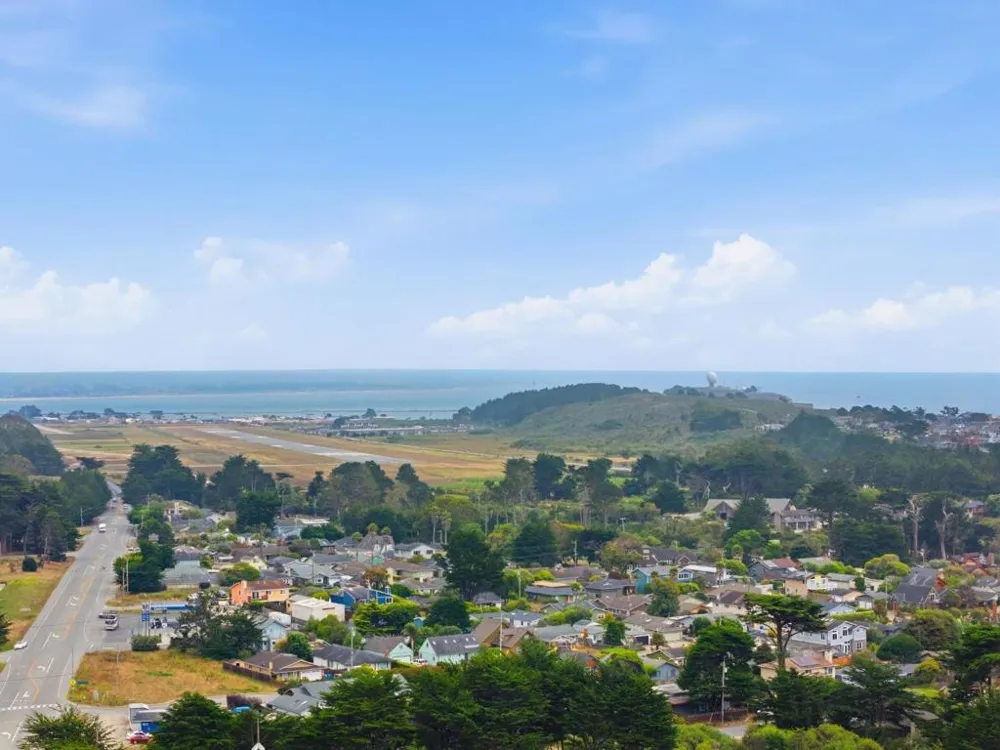 61 Wylvale Avenue Moss Beach, CA 94038