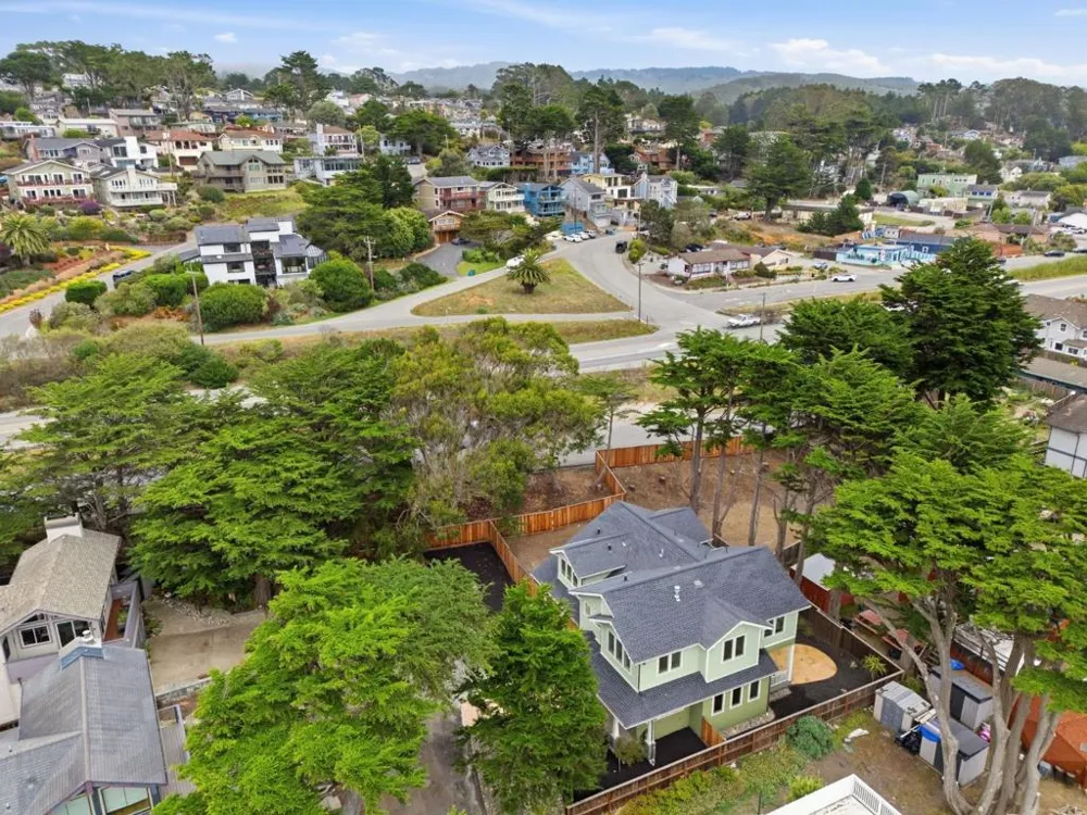 61 Wylvale Avenue Moss Beach, CA 94038
