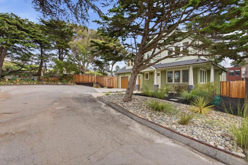 61 Wylvale Avenue Moss Beach, CA 94038
