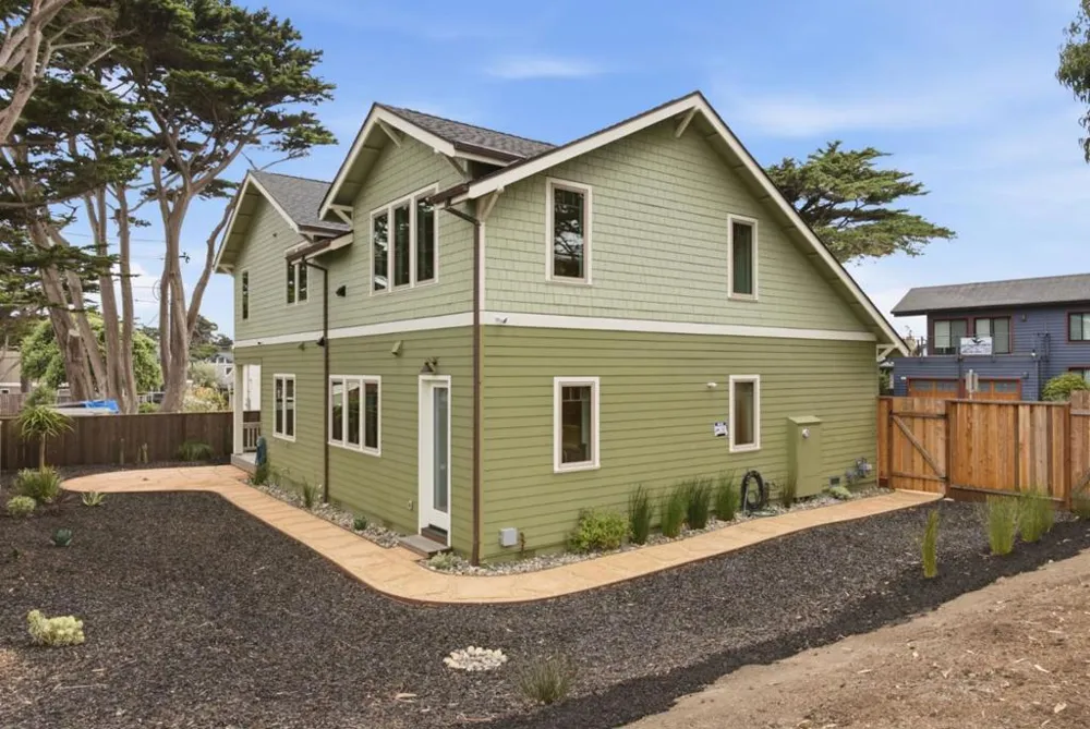 61 Wylvale Avenue Moss Beach, CA 94038