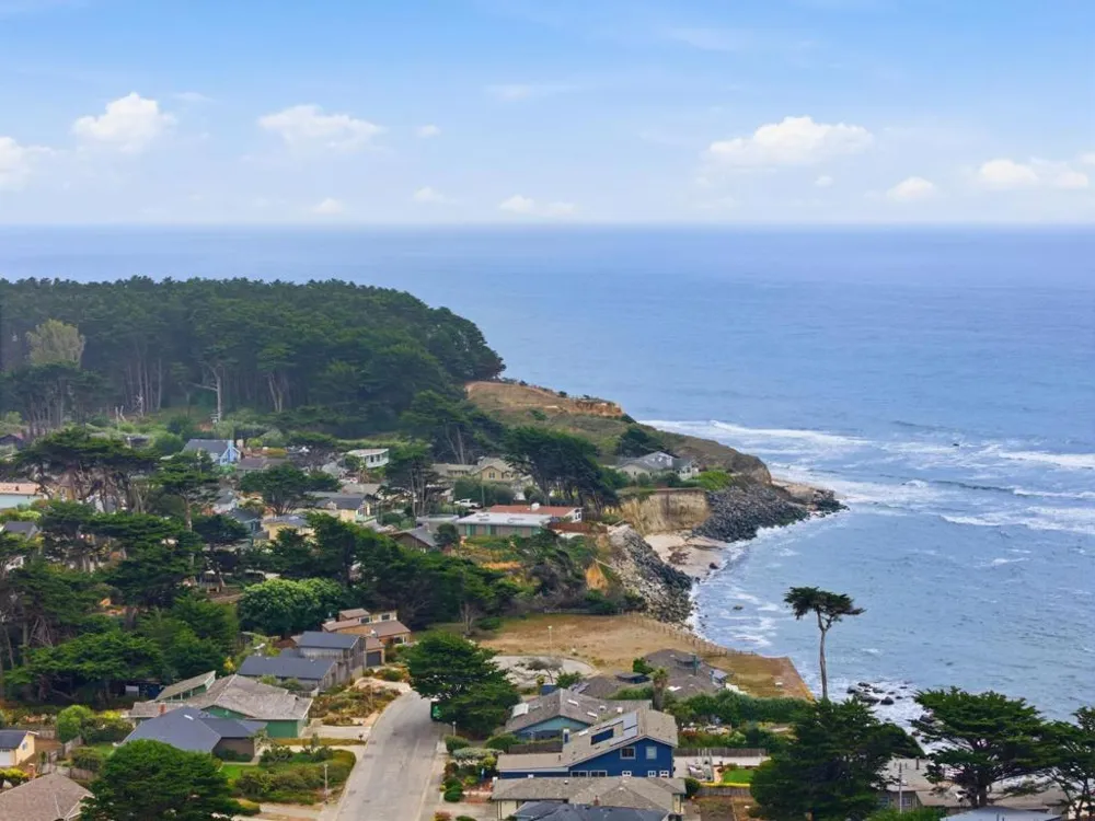 61 Wylvale Avenue Moss Beach, CA 94038