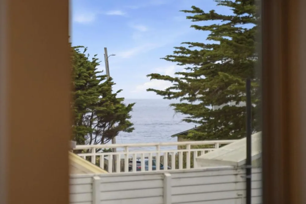 61 Wylvale Avenue Moss Beach, CA 94038