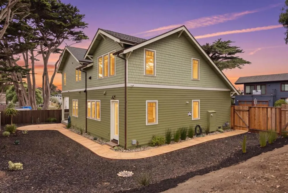 61 Wylvale Avenue Moss Beach, CA 94038