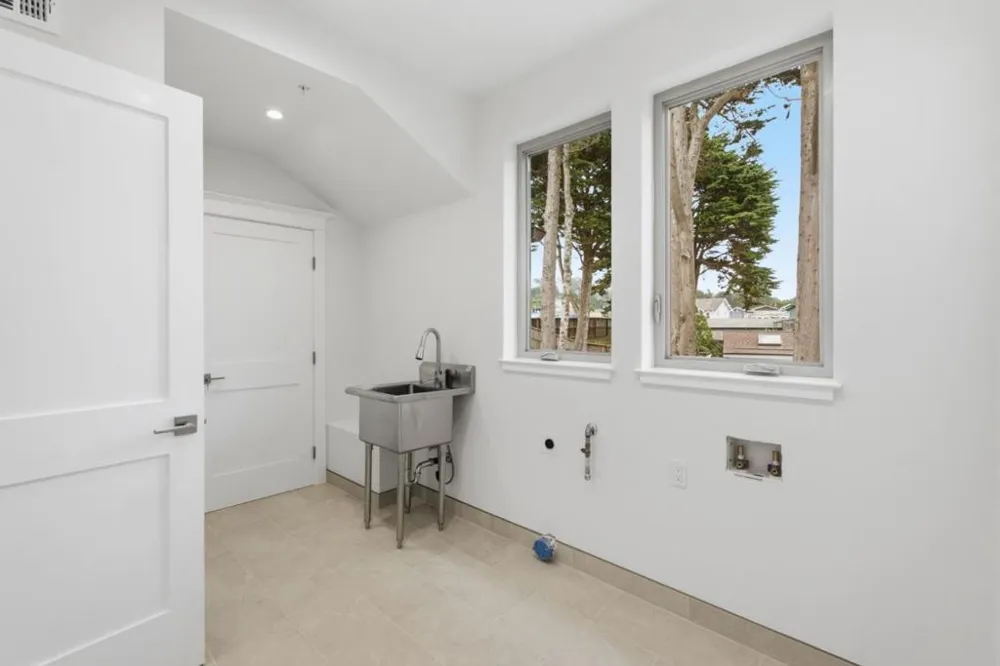 61 Wylvale Avenue Moss Beach, CA 94038