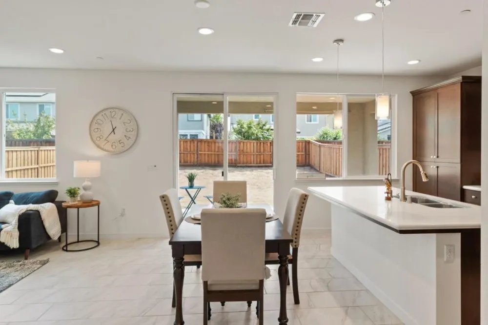 16562 Arbuckle Avenue Lathrop, CA 95330