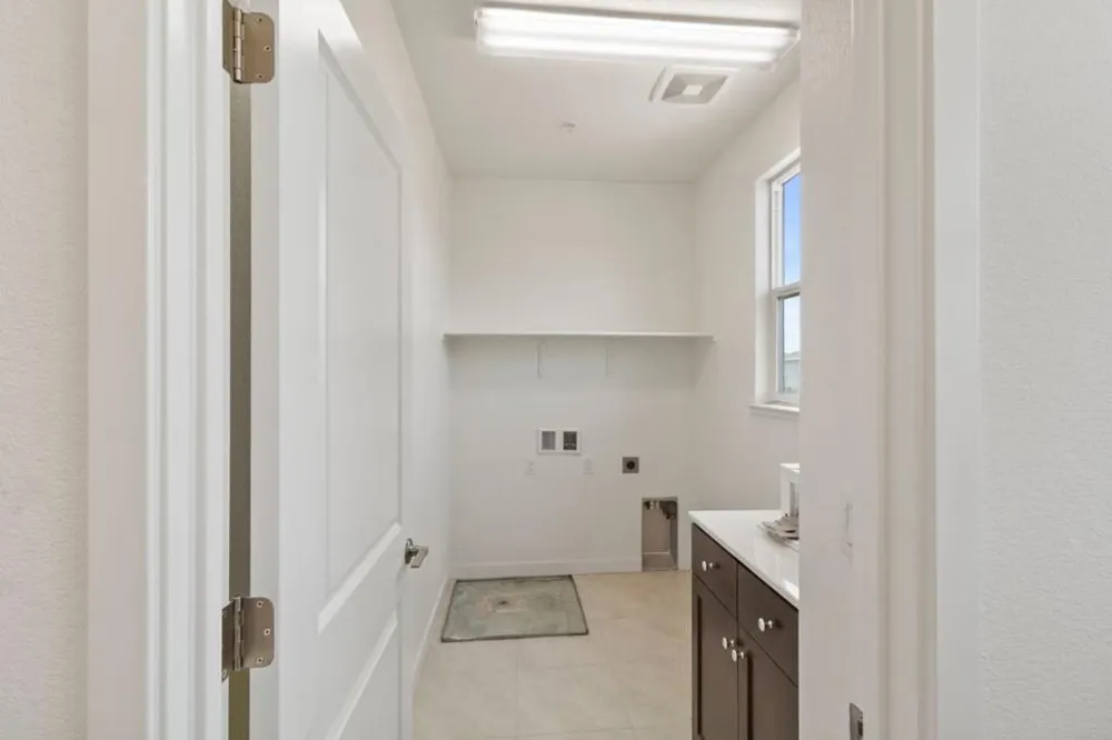 16562 Arbuckle Avenue Lathrop, CA 95330