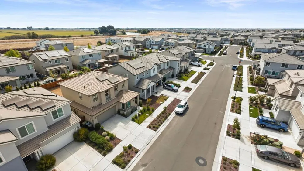 16562 Arbuckle Avenue Lathrop, CA 95330