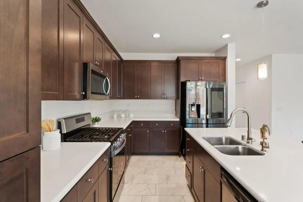 16562 Arbuckle Avenue Lathrop, CA 95330