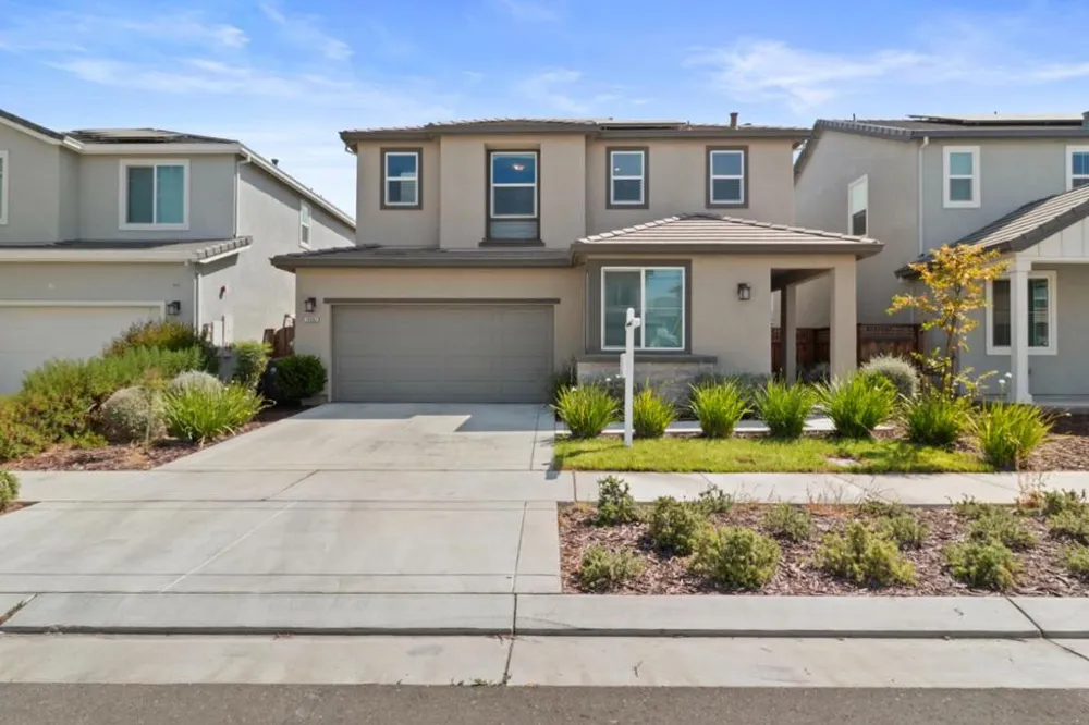 16562 Arbuckle Avenue Lathrop, CA 95330
