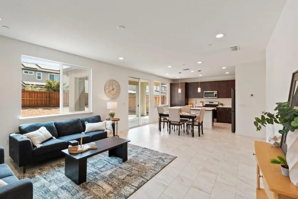 16562 Arbuckle Avenue Lathrop, CA 95330