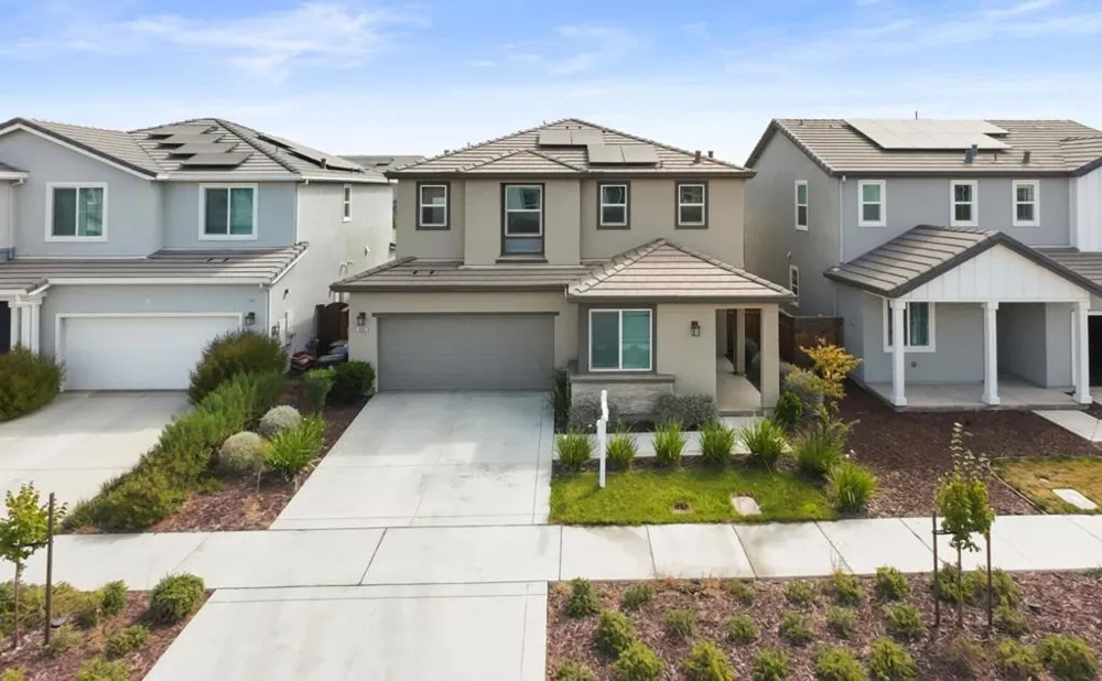 16562 Arbuckle Avenue Lathrop, CA 95330