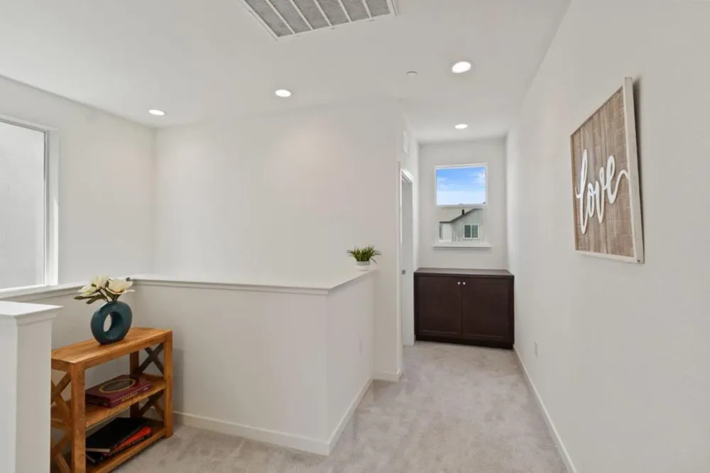 16562 Arbuckle Avenue Lathrop, CA 95330
