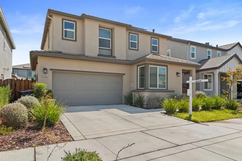 16562 Arbuckle Avenue Lathrop, CA 95330