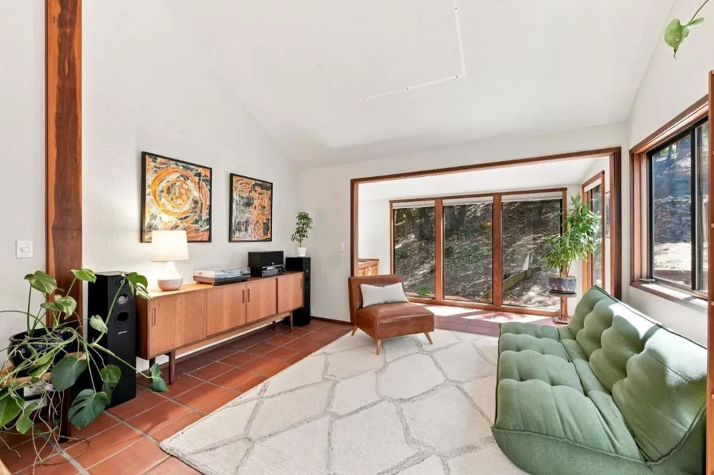 22163 Miller Ridge Road Los Gatos, CA 95033