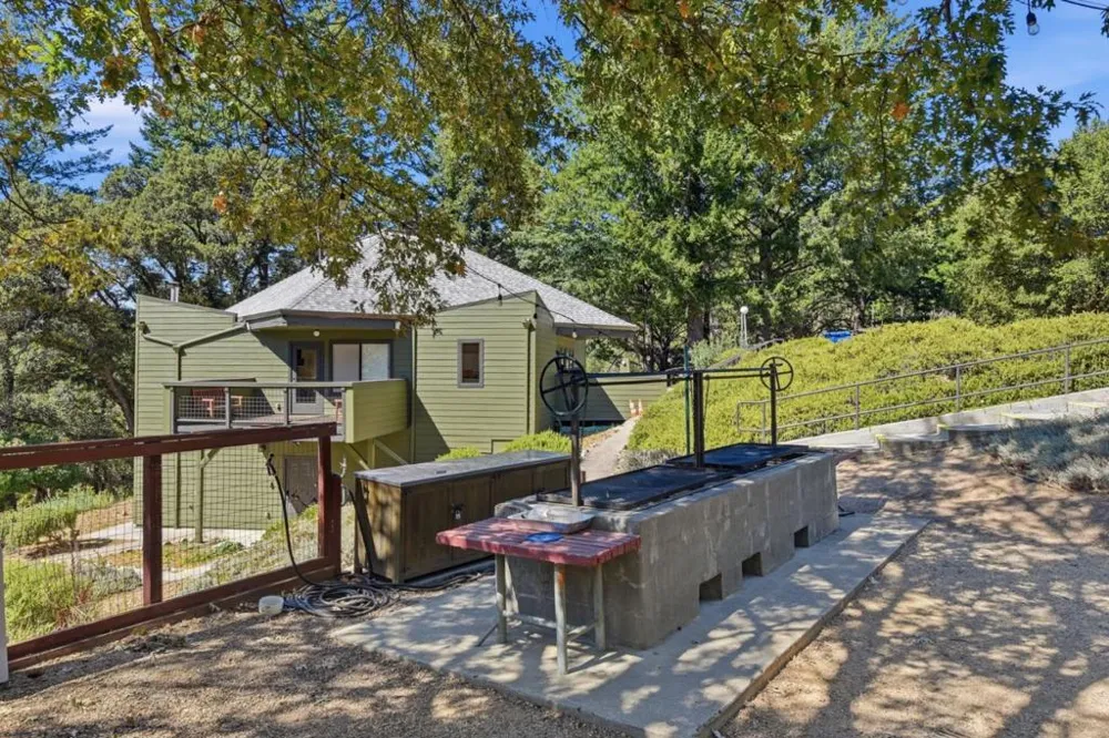22163 Miller Ridge Road Los Gatos, CA 95033