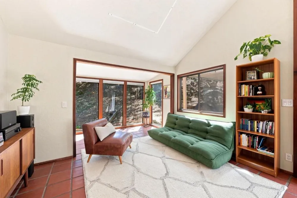 22163 Miller Ridge Road Los Gatos, CA 95033